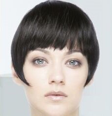 Modello hair extension a Ferrara